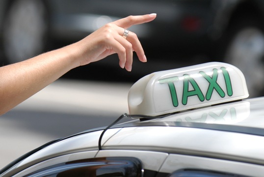 Ministério Público requer regularização das permissões para a exploração do serviço de táxi em Aracaju