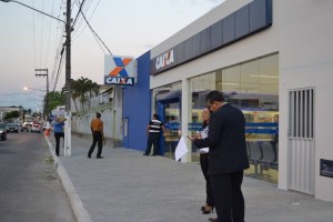  Horário de verão. Agências bancárias em Sergipe abriram e fecharam 1h mais cedo. (Foto: SE Notícias)