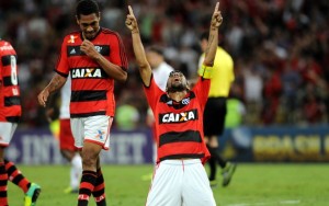 Léo Moura festeja seu segundo gol no Campeonato Brasileiro (Foto: André Durão / Globoesporte.com)