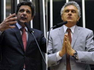  O relator da MP 621/13, Rogério Carvalho (PT-SE), e o líder do DEM, Ronaldo Caiado (GO), na tribuna (Foto: Luis Macedo/Agência Câmara)