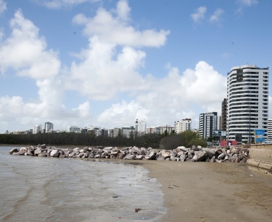 Ministério Público Federal pede suspensão de obra na avenida Beira Mar