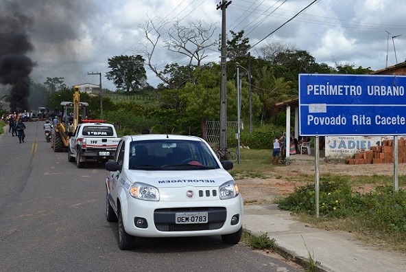   População de Rita Cacête fecha rodovia em protesto a falta d’água 