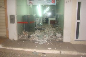 Mais um caixa eletrônico em Sergipe é explodido. (Divulgação/Mais Carira)