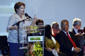  O governador aceitou convite do ministro das Cidades e viajou a Brasília onde acompanhou a abertura do encontro.(Foto: Roque Sá)