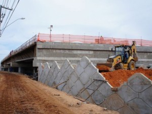 Mergulhão da Av. Tancredo Neves está em fase de conclusão (Foto: Divulgação/Emurb)