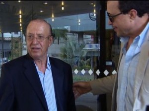 Senador e secretário estiveram pela manhã no Hospital Sírio-Libanês para visitar Déda (Foto: Reprodução/TV Sergipe)