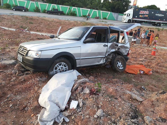 Criança de dez anos, morre após colisão entre dois veículos na BR 101, em Itaporanga