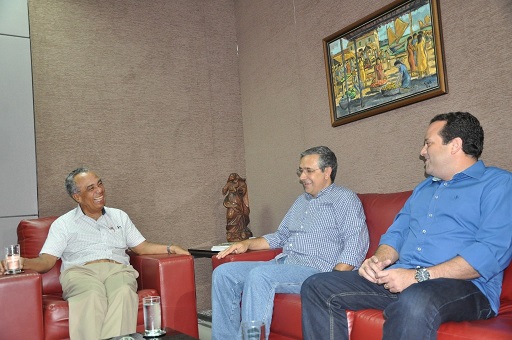 Eduardo Amorim e André Moura realizam visita de cortesia ao prefeito João Alves