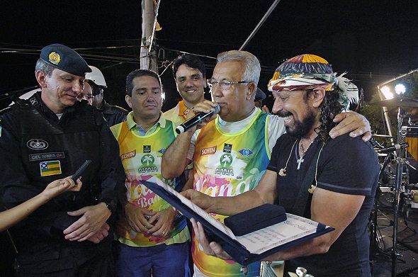 Governador Jackson Barreto brinca segunda noite do Pré-Caju 2014