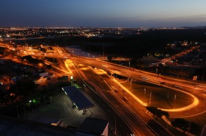 Iluminação do Viaduto do Detran é prejudicada por roubo de cabos elétricos (Foto: Marcos Rodrigues/ASN)