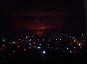 Toda a capital ficou no escuro por cerca de meia hora nesta madrugada. (Foto: Aracaju como eu vejo)