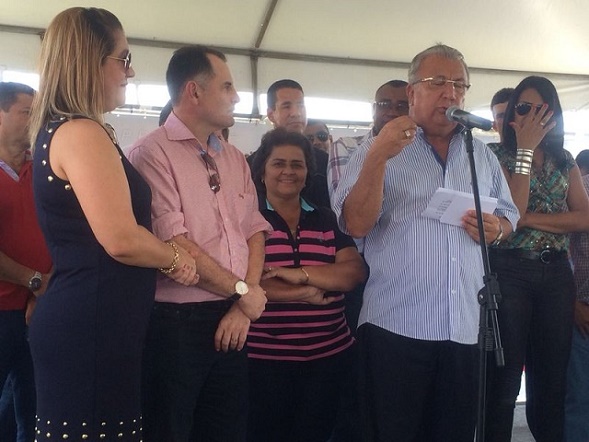 Governador assina ordem de serviço para pavimentação no povoado Caípe Velho, em São Cristóvão