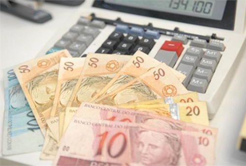Receita Federal paga restituições do 3º lote do Imposto de Renda 2015