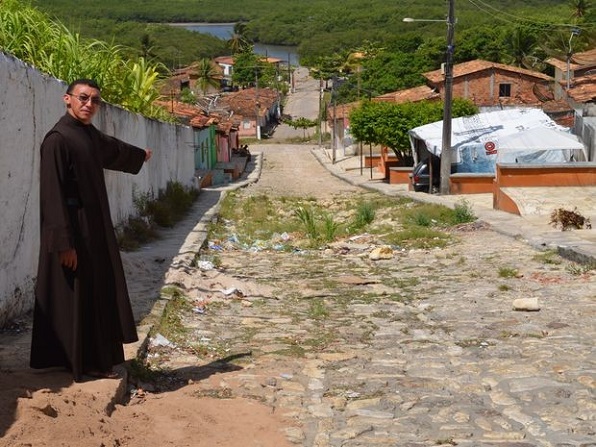 Frei denuncia falta de manutenção em ladeira histórica de São Cristóvão