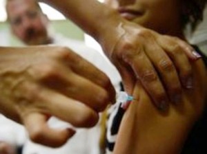 Ministério da Saúde assegura que vacina contra HPV não traz riscos. (Foto: Reprodução)