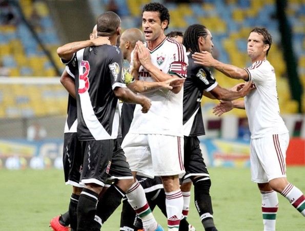  Fluminense e Vasco empatam e deixam decisão da vaga para domingo