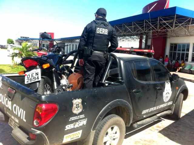 Dupla é presa pelo Gerb após assalto na Adélica Franco, em Aracaju
