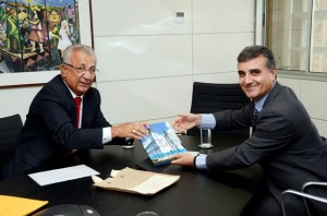 Jackson e o coordenador-geral de Programas Estratégicos do Governo, José Carlos Medaglia Filho| Foto: Roque de Sá