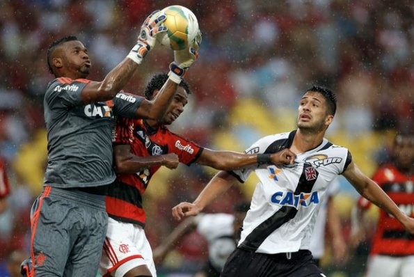 Flamengo empata no último minuto e  é campeão carioca