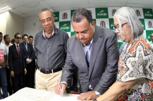 Alvimar Rodrigues Moura é empossado secretário da Saúde de Aracaju (Foto: André Moreira)