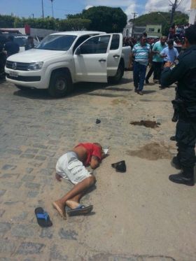 Dupla é presa após troca de tiros com policial militar