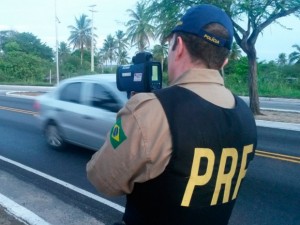 PRF está usando radares na operação realizada em Sergipe (Foto: Divulgação/PRF)