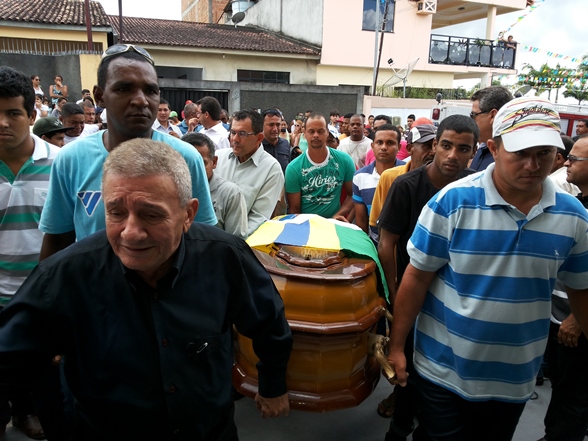 Adolescente é encontrado morto e com o pênis decepado em Santo Rosa de Lima (SE)