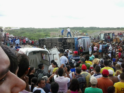 Reféns e familiares são liberados e rebelião acaba após 26 horas em Aracaju