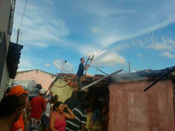Incêndio destrói por completo casa no município de Boquim