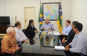 Jackson e Valmir de Francisquinho debatem obras para Itabaiana no valor de R$155 milhões/ Foto: Marcelle Cristinne/ASN