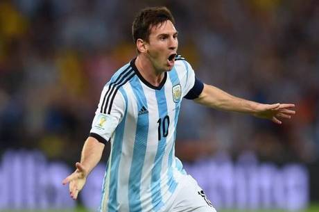 Argentina vence com show da torcida e de Lionel Messi no Maracanã