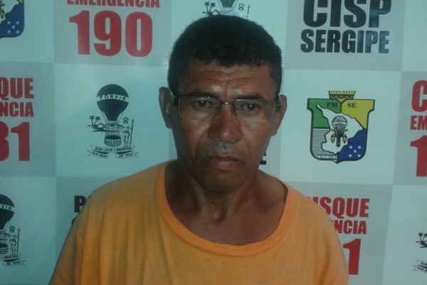 Polícia prende na Barra dos Coqueiros acusado de cometer três homicídios em São Cristóvão