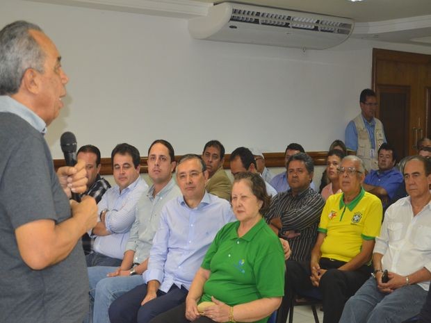 Prefeito de Aracaju oficializa apoio a presidência e governo