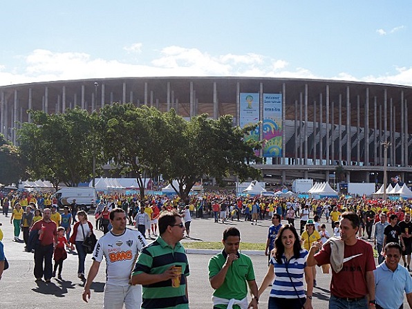 Brasil enfrenta Camarões em Brasília pelo 1º lugar do grupo 
