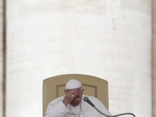 Papa Francisco recebe pela primeira vez vítimas de padres pedófilos