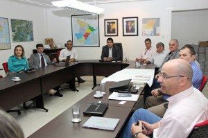 Saumíneo Nascimento, recebeu representantes da Mineração Jundu (Foto: Jairo Andrade)