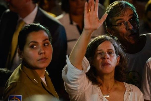 Com morte de Campos, PSB destaca importância de Renata na campanha