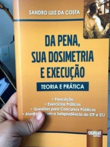 Promotor Sandro Luiz Costa lança edição atualizada de livro (Foto:Arquivo Pessoal)