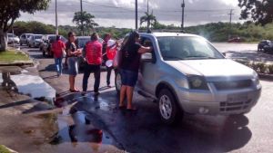 Professores de São Cristóvão protestam para reaver salários cortados