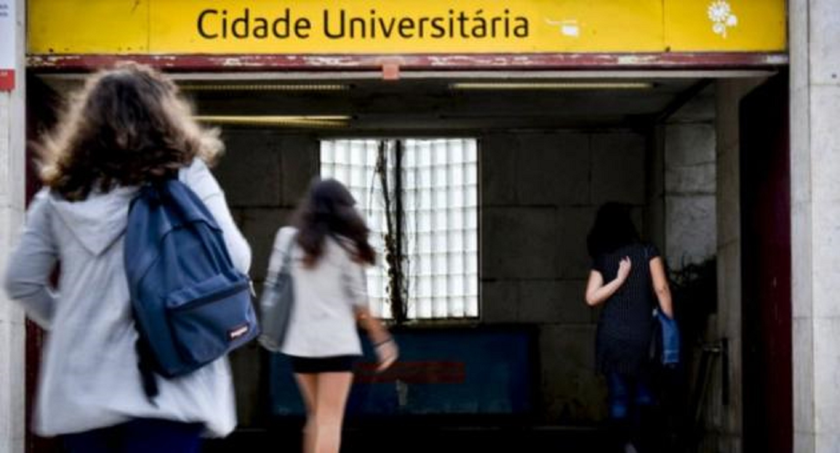 Brasil investe mais no ensino superior do que no básico