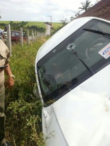 Vitima estava em sua pick-up Nissan Frontier quando emboscada na rodovia AL-101 Sul. (Foto: Aqui Acontece)