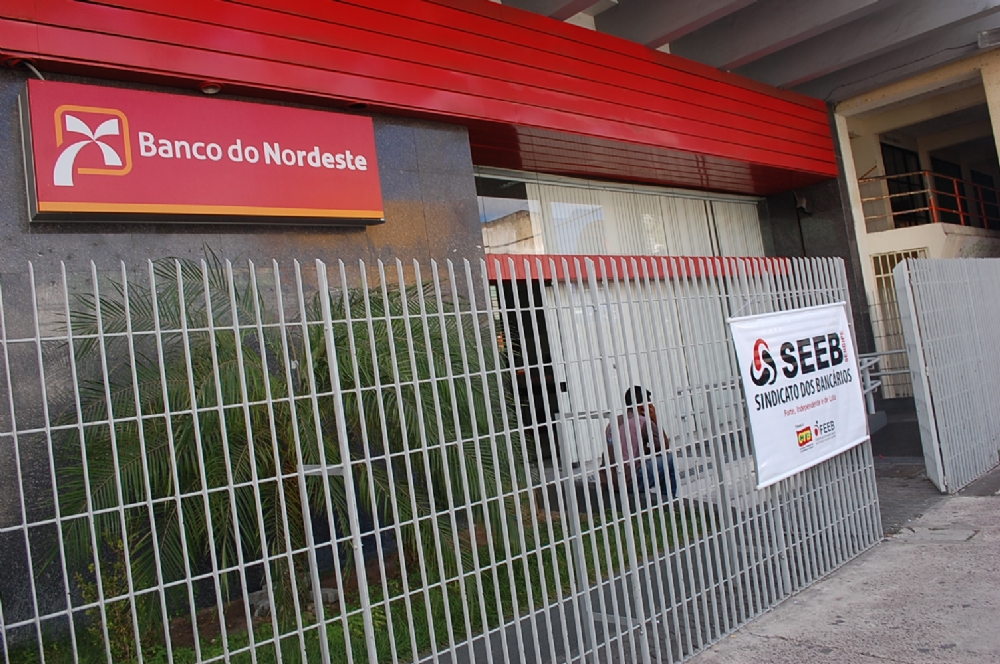 Preço da gasolina vendida em Sergipe aumenta 1,66%, diz boletim