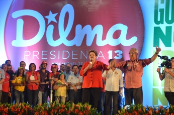 Dilma pede uma 'onda sergipana' para vencer as eleições