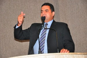Jailton lamenta desempenho de secretários municipais e promete avaliação (Foto: Heribaldo Martins)