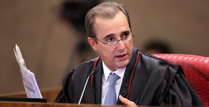 Ministro determina perda de 2’30” na propaganda eleitoral de Aécio Neves