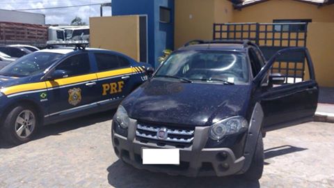 Em Socorro, PRF recupera veículo roubado em Salvador