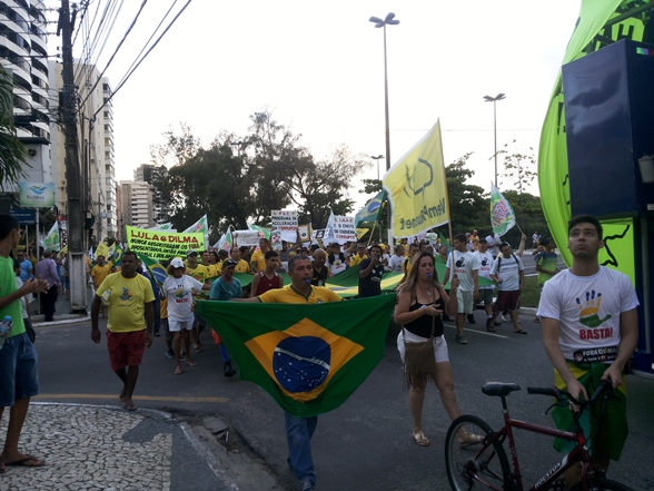 Aracaju: Organização diz que reuniu 2 mil pessoas e a PM afirma que foram 450
