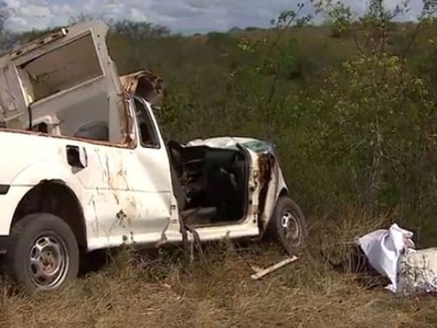 Polícia Civil prende 37 pessoas e aprende veículos, documentos, dinheiro e arma de fogo durante operação em SE, SP e BA