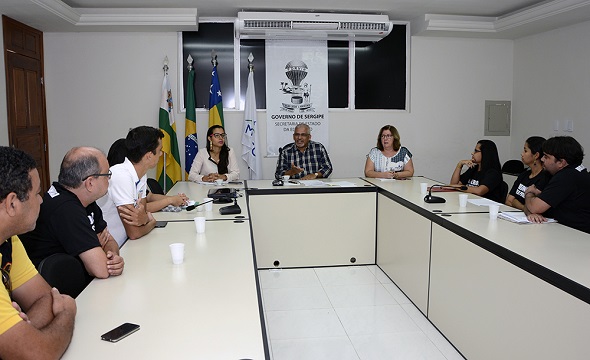   Prefeitura de Aracaju descumpre promessa e  não inclui Sindicato na comissão de incorporação da Emsurb pela Emurb