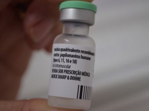 Vacina previne vírus causador do câncer de colo de útero (Foto: Tássio Andrade/G1) 